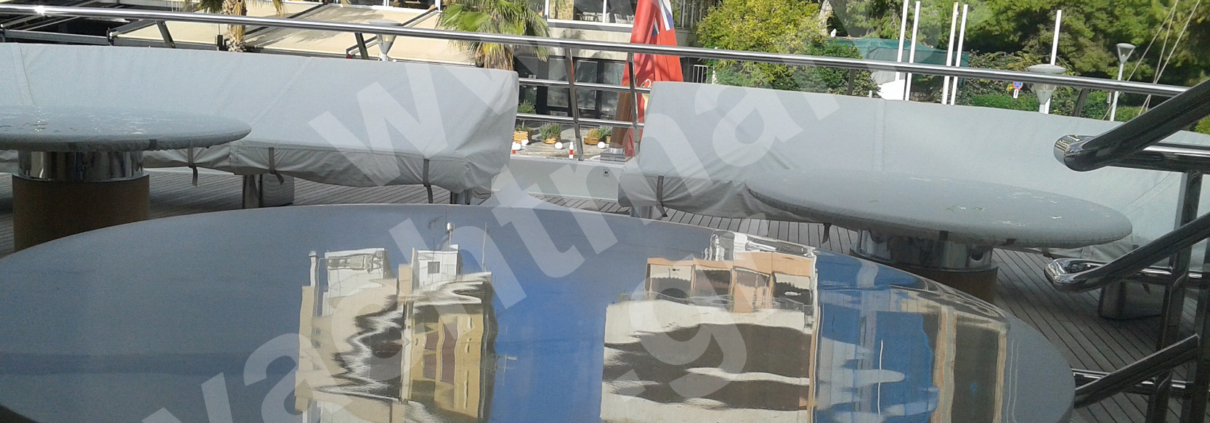 Γυάλισμα μαρμάρινων τραπεζιών σε σκάφη αναψυχής