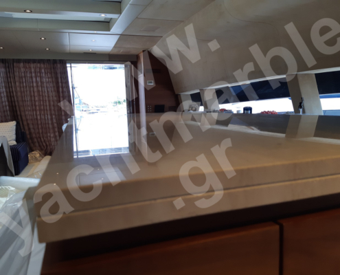 Γυάλισμα μαρμάρινων τραπεζιών σε σκάφη αναψυχής 6